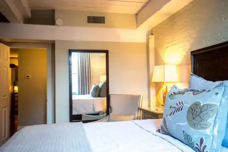 Olde Harbour Inn, Historic Inns of Savannah. - 88