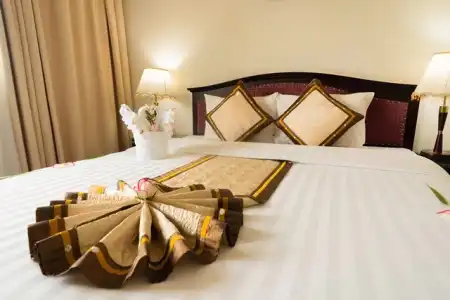 Century Riverside Hue - 48