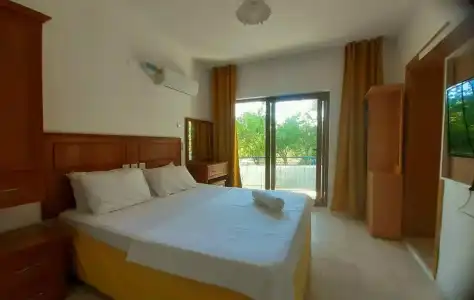 Sunset Boutique & Apartments - 10