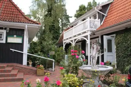 Im Schwedischen Hof - 10