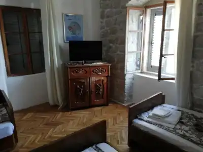 LaRos Apartments - 57