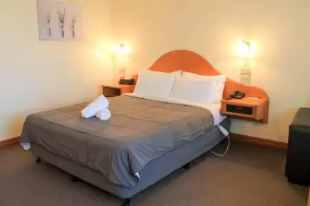 St Georges Motor Inn - 107