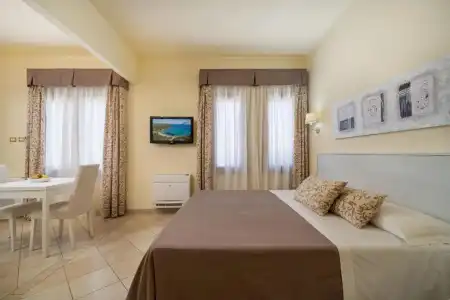 Regina Elena - 42