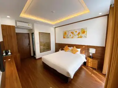 Jade Ha Long - 35