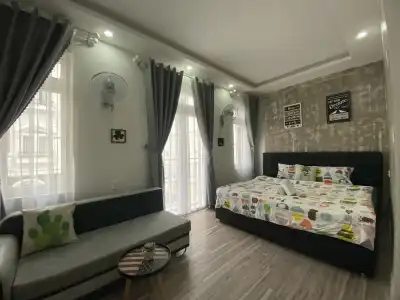 Lucas Inn - 77