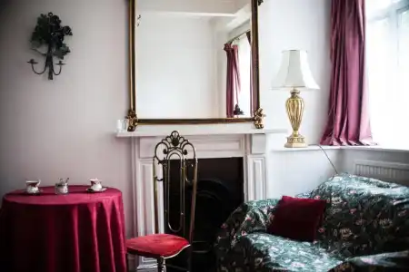 Dawson Place, Juliette's Bed and Breakfast - 36