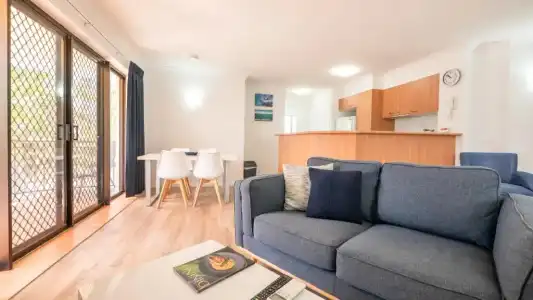 Burleigh on the Beach Holiday Apartments - 29