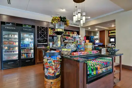 Hilton Garden Inn Green Bay - 44