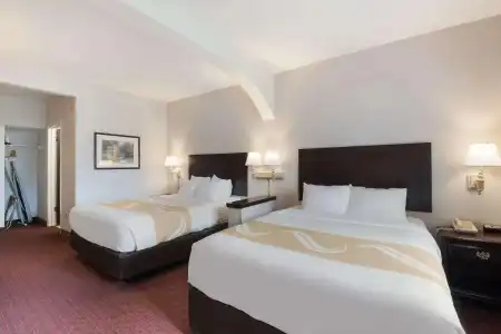 Quality Inn Grand Suites Bellingham - 36