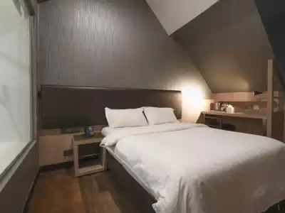 Amrise Kitchener - 6