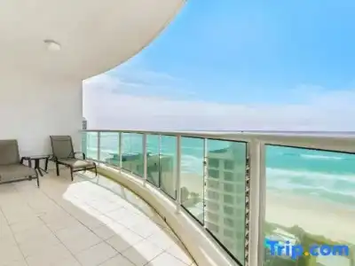 Pacific Views Resort - 213