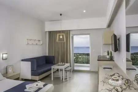 Sea View & Apartments - 100