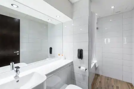 Premier Inn Doha Airport - 37