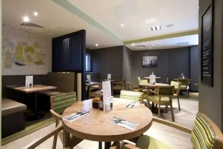 Premier Inn London Tottenham Hale - 13