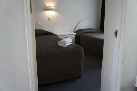 Airport Gold Star Motel - 5