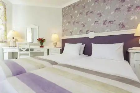 Iz Flower Side Beach - 3