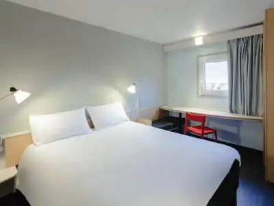 ibis Bourges - 35
