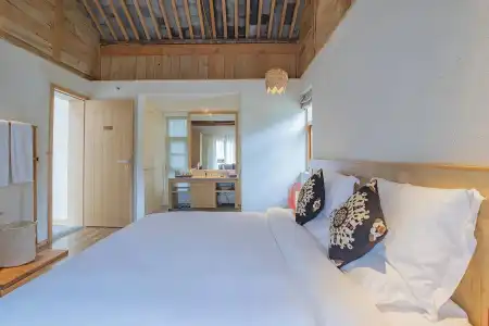 Arro Khampa by Zinc Journey Lijiang - 5
