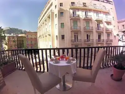 Piazza Carità - 78