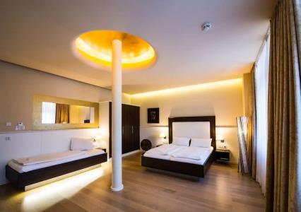 The Heidelberg Exzellenz - 19