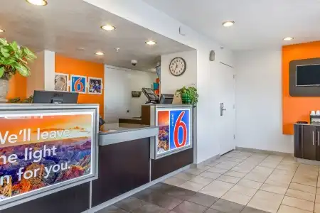 Motel 6 Phoenix, AZ - West - 7