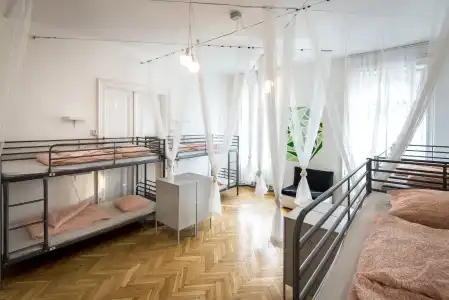 Avenue Hostel - 2