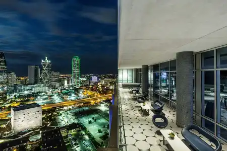 W Dallas - 14