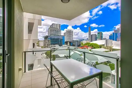 Vine Serviced Apartments - 72