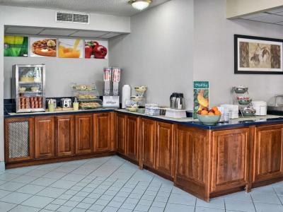 Quality Inn Fredericksburg-Central Park Area - 31