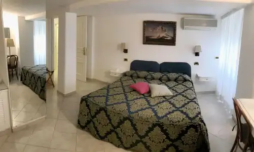 Bougainville Luxury Boutique - 1