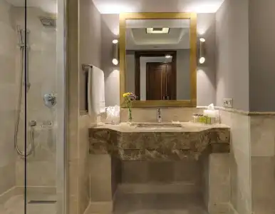 DoubleTree by Hilton Van - 46