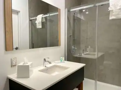 Quality Inn - 8