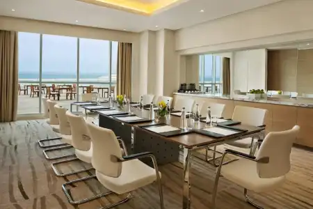 Double Tree by Hilton Dubai Business Bay - 8