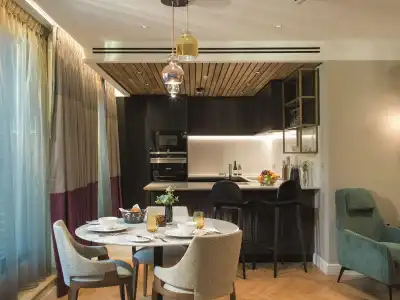The Guardsman and Residences - 16
