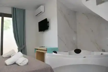 Theano Luxury Suites - 96