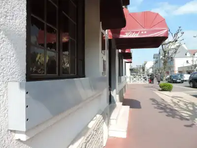 Hôtel le Chantilly - 0