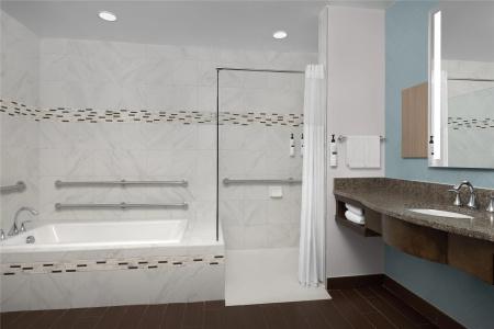 Hilton Garden Inn Greensboro Airport - 80