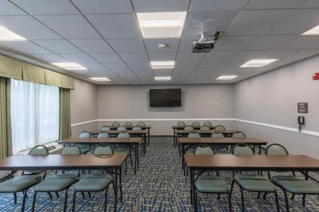 Hampton Inn Eugene - 36
