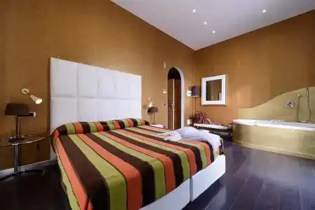 Palazzo Ferraioli & Wellness Center - 2