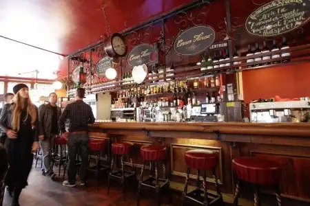 Corner House - 16