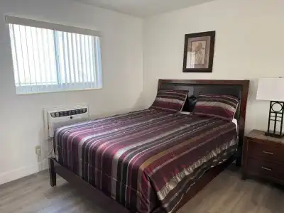 Shell Motel - 53