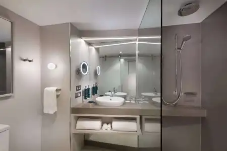 Hilton Darwin - 44