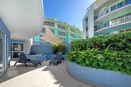 Rolling Surf Resort - 353