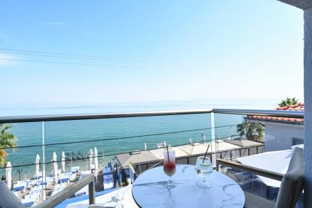 Emily's Luxury Suites - 37