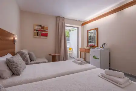 Dionysos & Suites - 1