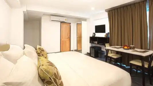 V One Pride - Sukhumvit 22 Bangkok - 1