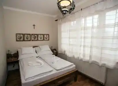 Szent Gellert Borhaz es Vendegfogado - 11