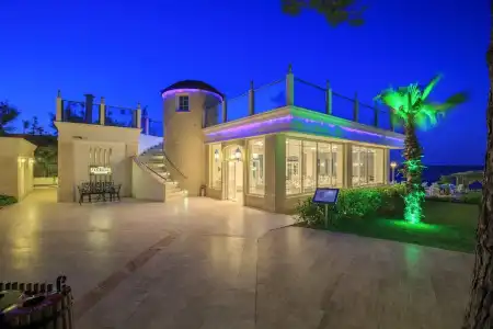 Dobedan World Palace - 1