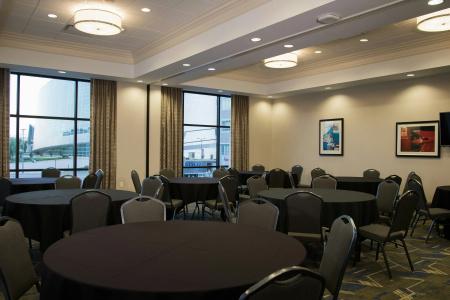 Hampton Inn & Suites Tulsa Downtown - 24
