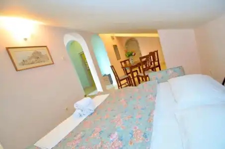 Villa Velzon Guesthouse - 56